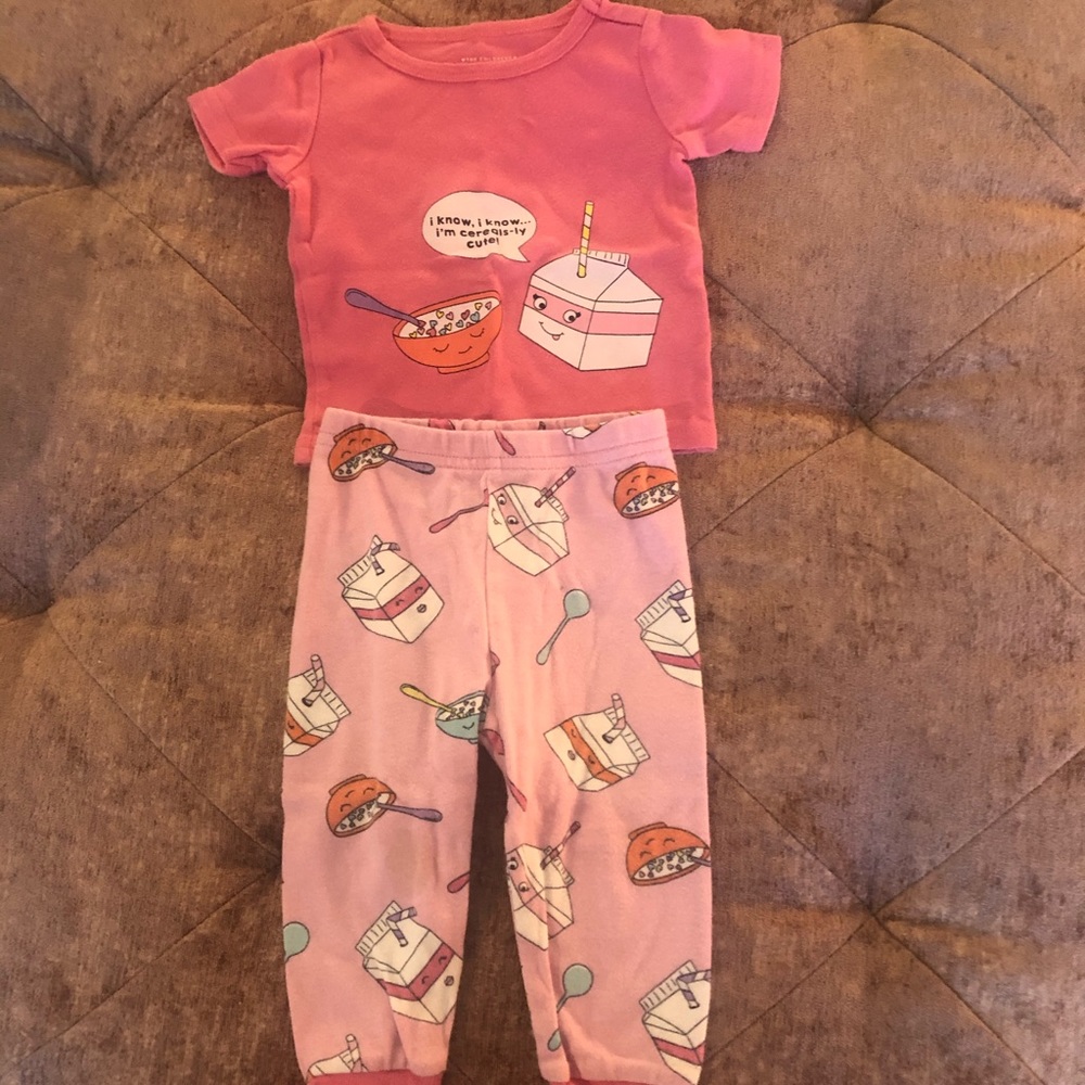 Infant girl two piece pajamas